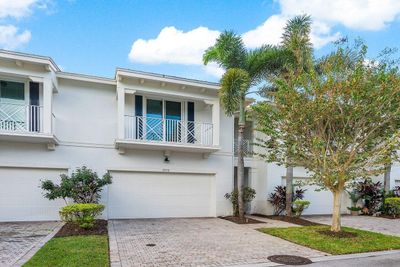 5272 Cambridge Court Court, Townhouse with 3 bedrooms, 2 bathrooms and null parking in Palm Beach Gardens FL | Image 3