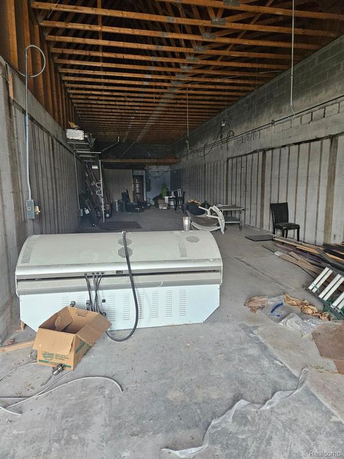 20420 Ecorse Rd, Taylor, MI, 48180-1967 | Card Image