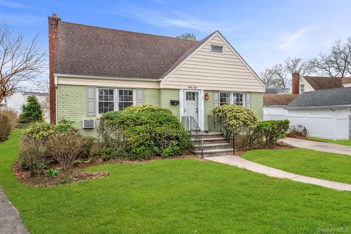 48 Sperry Court, Hempstead, NY, 11040 | Card Image