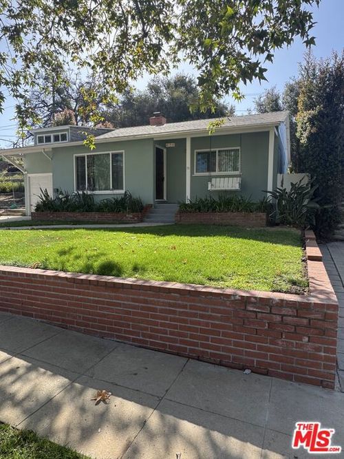 676 Bienveneda Ave, Pacific Palisades, CA, 90272 | Card Image