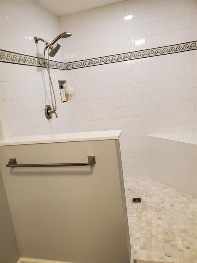 Guest home shower | Image 13