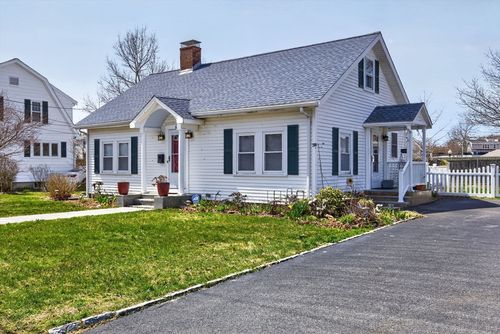 69 Spring St, Hyannis, MA, 02601-3034 | Card Image