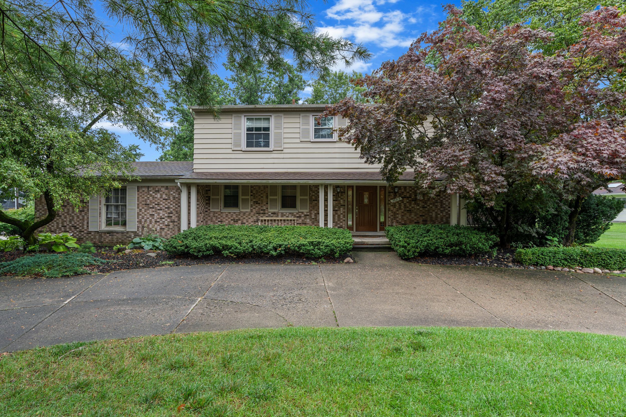 Club House Ln, Farmington Hills, MI 48334