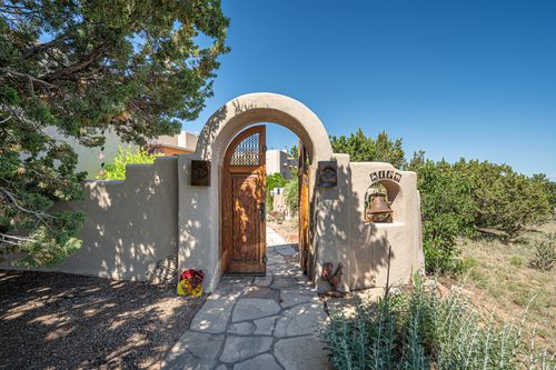 11 Chapala Rd, Santa Fe, NM, 87508-2206 | Card Image