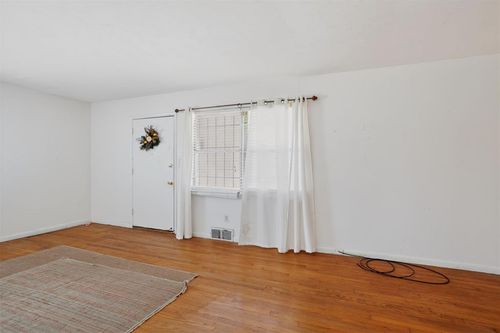 1200 Ne 48th St, Oklahoma City, OK, 73111-5820 | Card Image