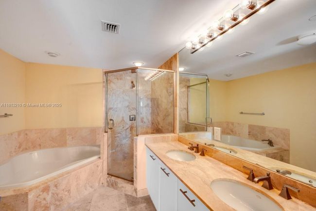 APT-541 - 510 Nw 84 Th Ave, Condo with 2 bedrooms, 2 bathrooms and null parking in Plantation FL | Image 5