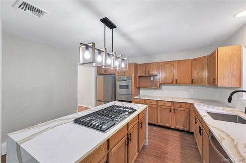 5 Fairview Ln, Salisbury Mills, NY, 12577-5319 | Card Image