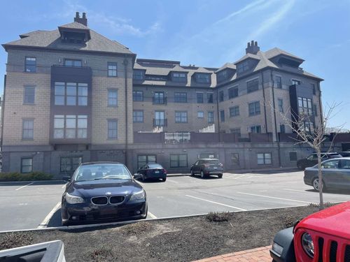 unit-405-51 Islington St, Portsmouth, NH, 03801-4475 | Card Image