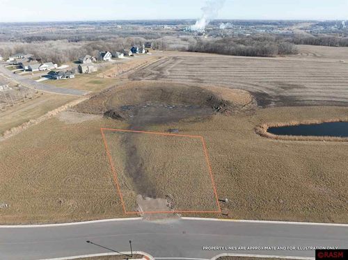 2152 Deerwood Dr, North Mankato, MN, 56003-7510 | Card Image