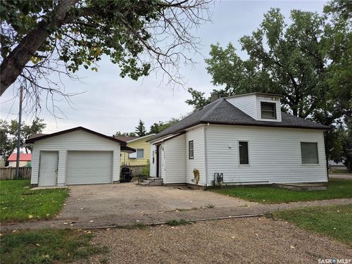 137 2nd St W, Ponteix, SK, S0N0E1 | Card Image