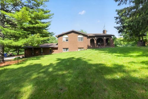 2717 Fishbeck Rd, Howell, MI, 48843-7886 | Card Image