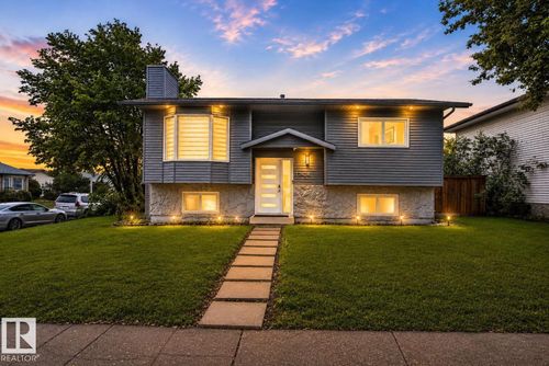 17404 95 St Nw, Edmonton, AB, T5Z2B9 | Card Image