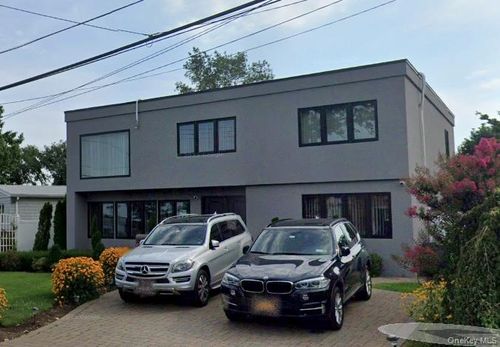 14962 Powells Cove Blvd, Whitestone, NY, 11357-1147 | Card Image