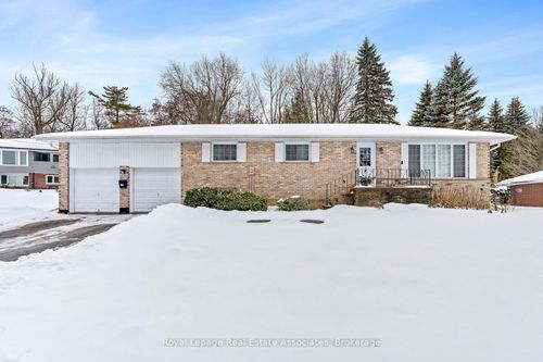 112 Park St, Glen Williams, ON, L7G2V4 | Card Image