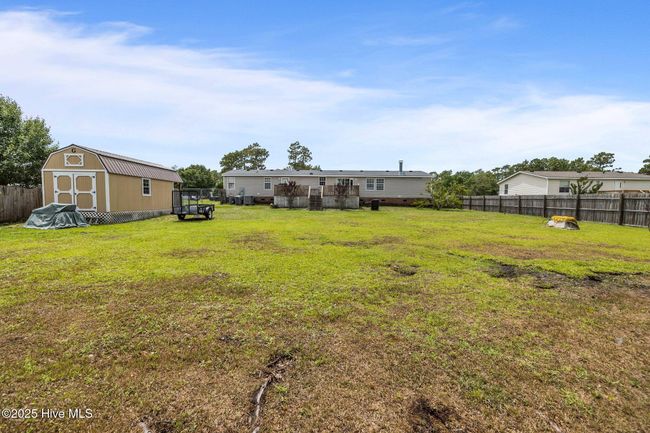 Huge back yard. | Image 38