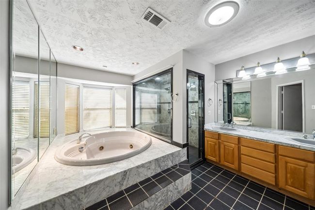 18426 Bent Elm Dr, House other with 3 bedrooms, 2 bathrooms and 2 parking in Spring TX | Image 14