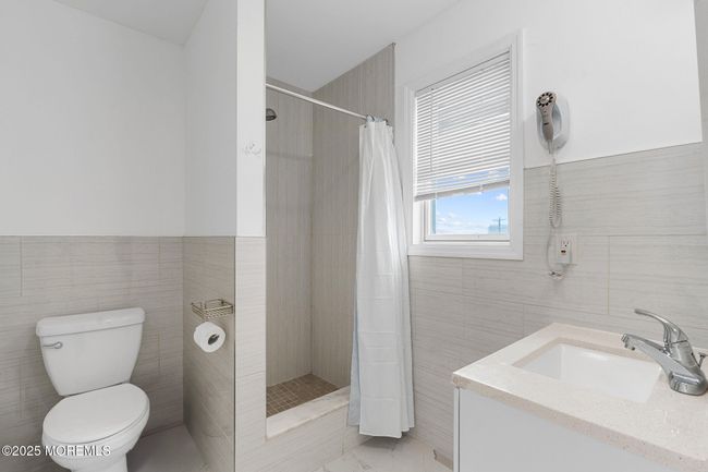 B - 129 Franklin Ave, Home with 3 bedrooms, 3 bathrooms and null parking in Seaside Heights NJ | Image 10