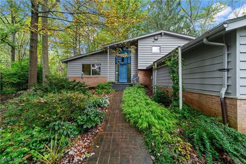 3880 Ellendale Rd, Moreland Hills, OH, 44022-1124 | Card Image