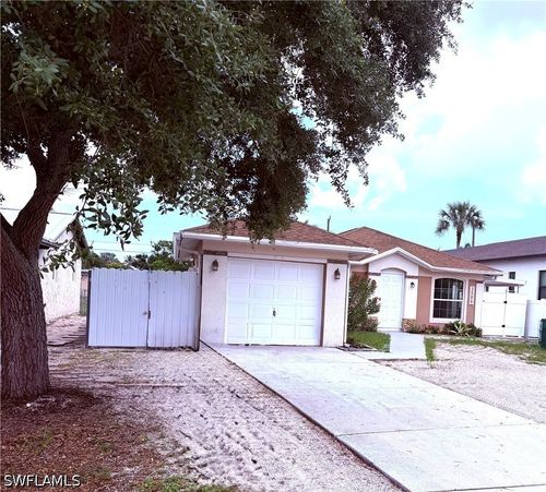 3586 Seagrape Ave, NAPLES, FL, 34104-4023 | Card Image