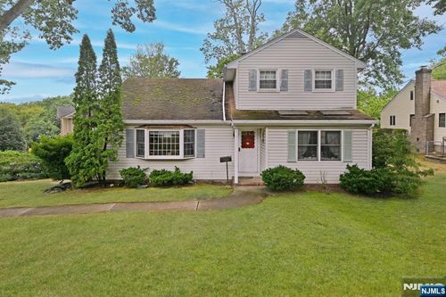 89 Circle Dr, Paramus, NJ, 07652-3447 | Card Image