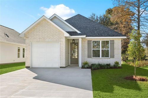 110 Matthew Dr, Des Allemands, LA, 70030-3214 | Card Image