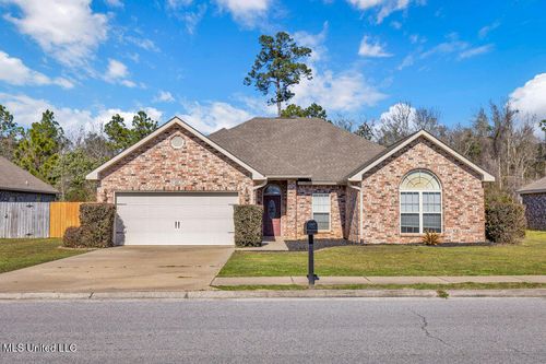 62 Tantallon Dr, Ocean Springs, MS, 39564-8935 | Card Image