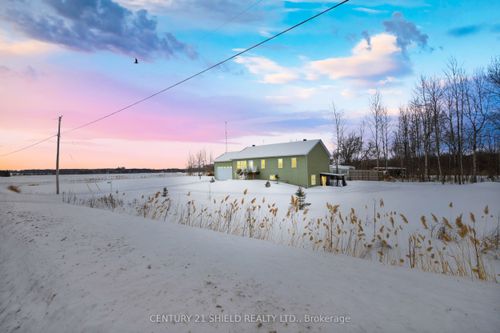 21992 Beauchamp Dr, North Lancaster, ON, K0C1Z0 | Card Image