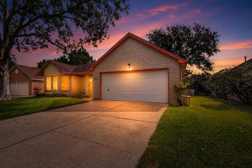 807 Forest Oaks Ln, Pearland, TX, 77584-2067 | Card Image