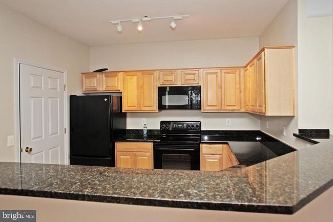 UNIT-2303 - 1600 Spring Gate Dr, Condo with 3 bedrooms, 2 bathrooms and null parking in MCLEAN VA | Image 4