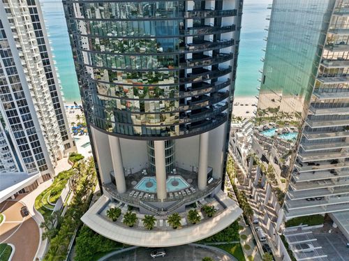 apt-2405-18555 Collins Ave, Sunny Isles Beach, FL, 33160-2769 | Card Image