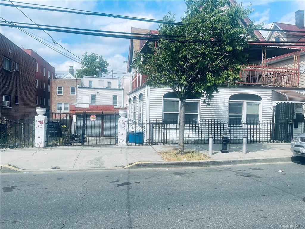 214th St, Bronx, NY 10467