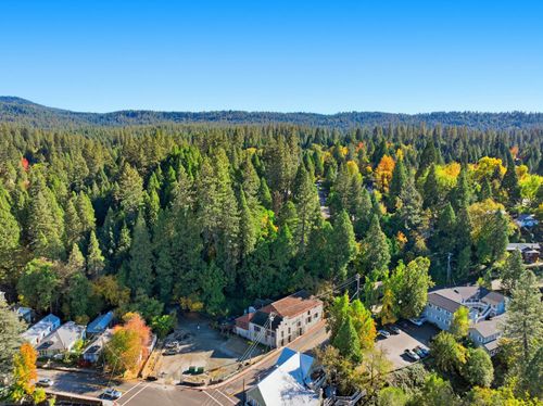 107 Sacramento St, Nevada City, CA, 95959-2619 | Card Image