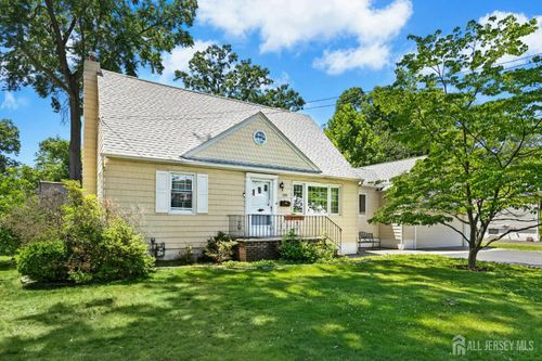 329 Maplewood Avenue, Kenilworth, NJ, 07033 | Card Image