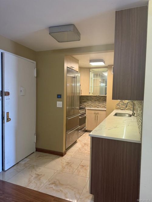 212b-15218 Union Turnpike, New York, NY, 11367 | Card Image