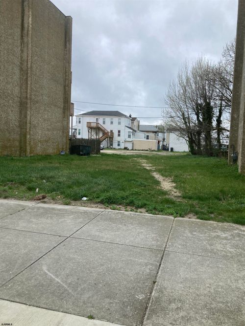 319-315-319 Atlantic Ave, Atlantic City, NJ, 08401-7701 | Card Image