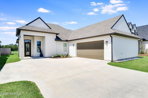 103 Queen Palm Cir, Youngsville, LA, 70592-5296 | Card Image