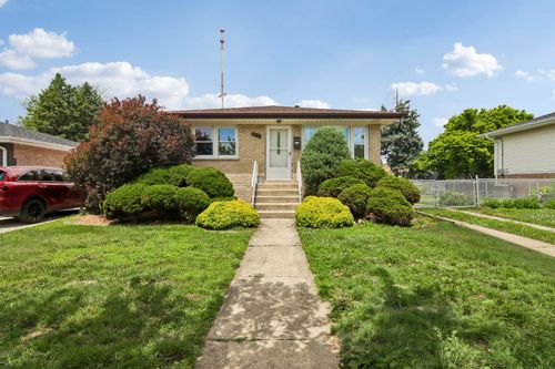 6512 102nd Pl, Chicago Ridge, IL, 60415-1304 | Card Image