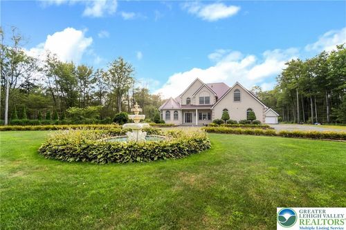 328 High Country Dr, Blakeslee, PA, 18610-7813 | Card Image