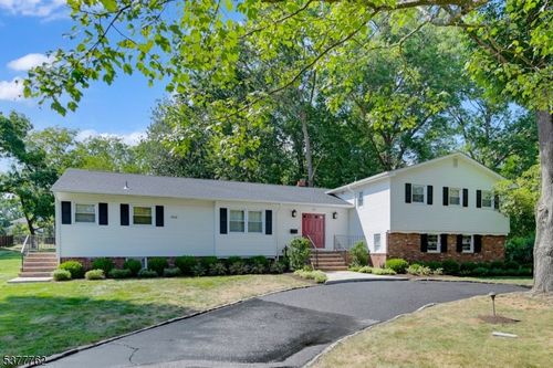 27 Wingate Dr, Livingston, NJ, 07039-3527 | Card Image