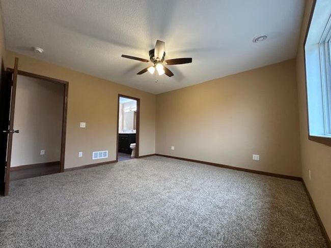 Master Bedroom | Image 9