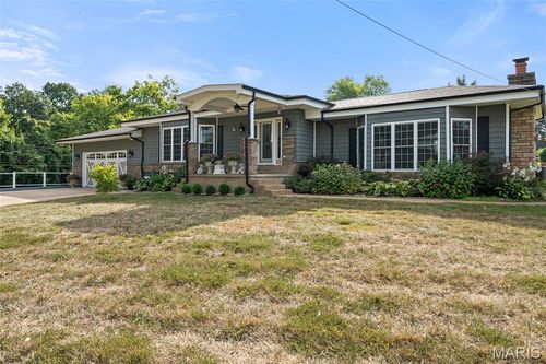 8 Park Lawn Dr, Fenton, MO, 63026-6135 | Card Image