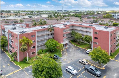 apt-304-8425 Nw 8th St, Miami, FL, 33126-3773 | Card Image