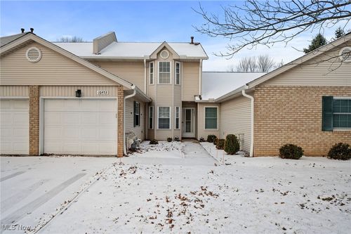 16453 Emerald Point, Middleburg Heights, OH, 44130 | Card Image