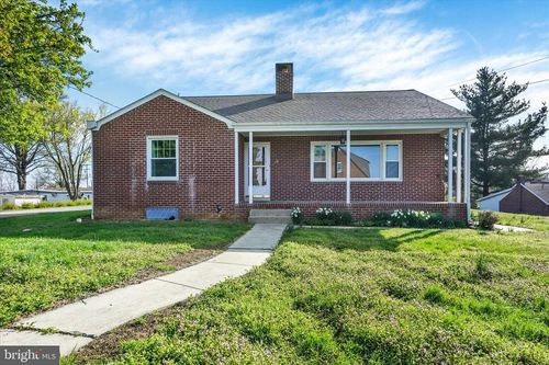 45 N Alwine Ave, YORK, PA, 17408-5913 | Card Image