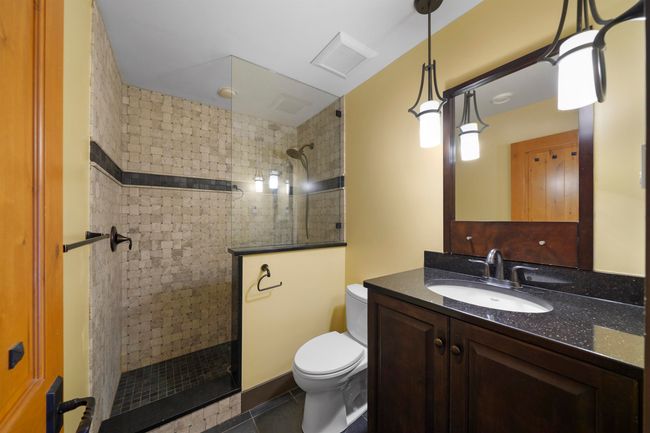 SUITE BATHROOM | Image 35
