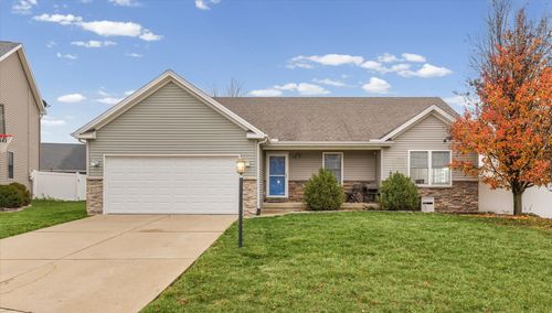 1713 Hunters Ridge Ct, Mahomet, IL, 61853-6019 | Card Image