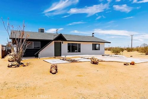 5050 1st St E, Joshua Tree, CA, 92252-4215 | Card Image