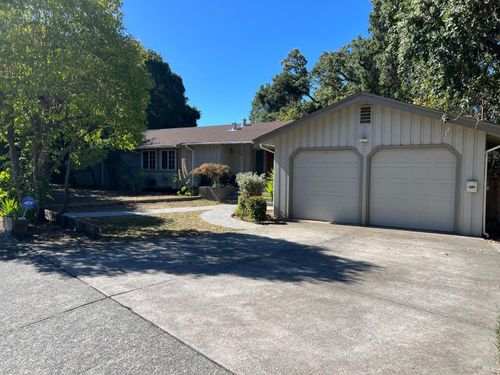 2001 Leese Ln, Novato, CA, 94945-1724 | Card Image