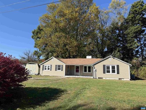 35 Stanley St, Staunton, VA, 24401-8715 | Card Image