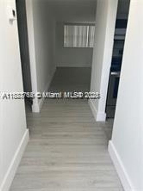 apt-312-211 Ne 8th Ave, Hallandale Beach, FL, 33009-3582 | Card Image